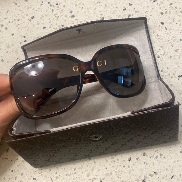 Gucci Women’s Sunglasses - Picture 5 of 7
